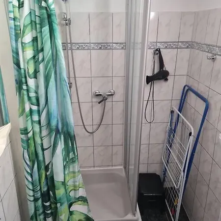 Gemuetlicher Gartenbungalow Apartment Sellin (Rugen)